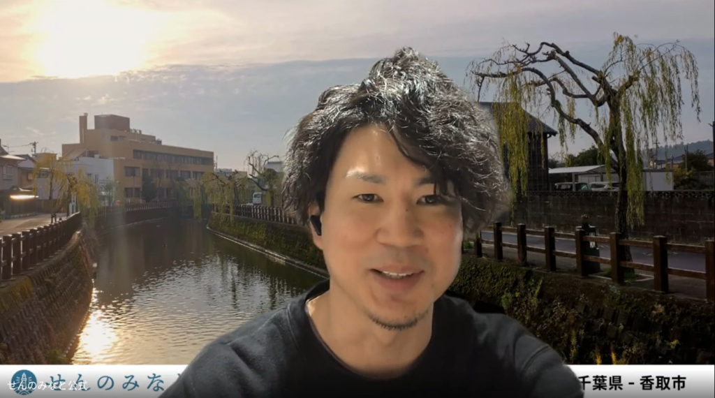 インタビューに答える長嶺さん